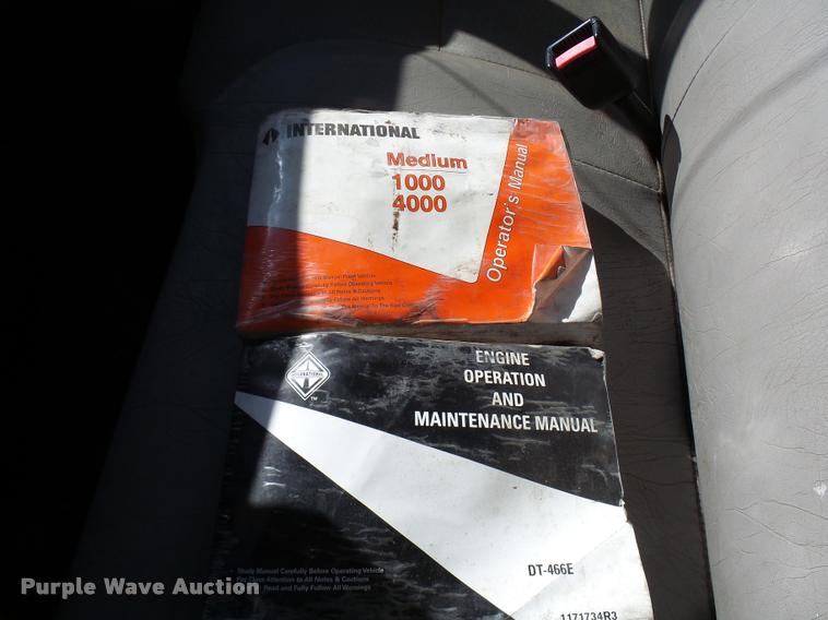 image for item DB2321 2001 International 4900 bucket truck material handler