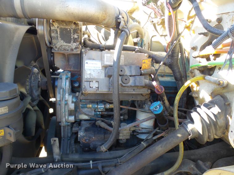 image for item DB2321 2001 International 4900 bucket truck material handler