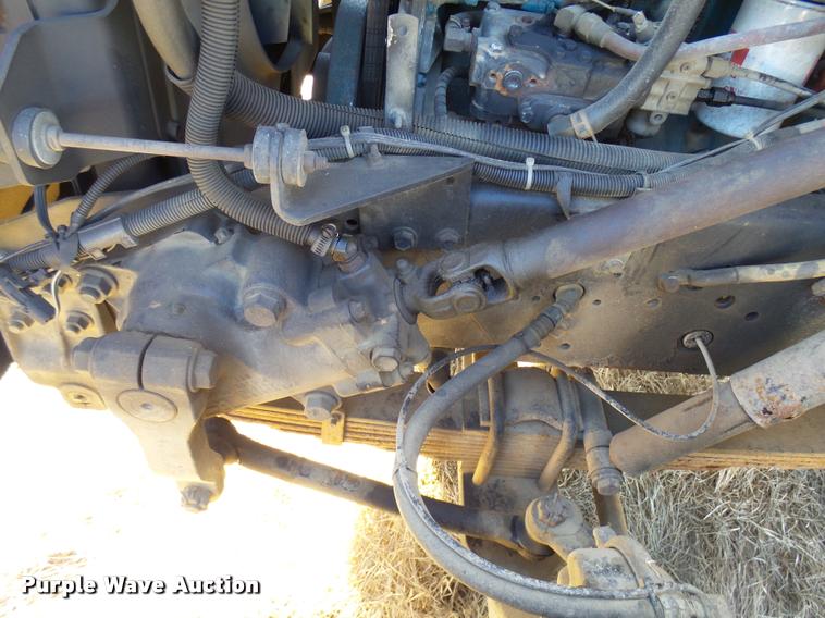 image for item DB2321 2001 International 4900 bucket truck material handler