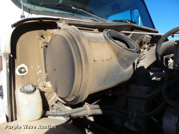 image for item DB2321 2001 International 4900 bucket truck material handler