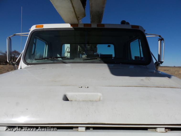 image for item DB2321 2001 International 4900 bucket truck material handler