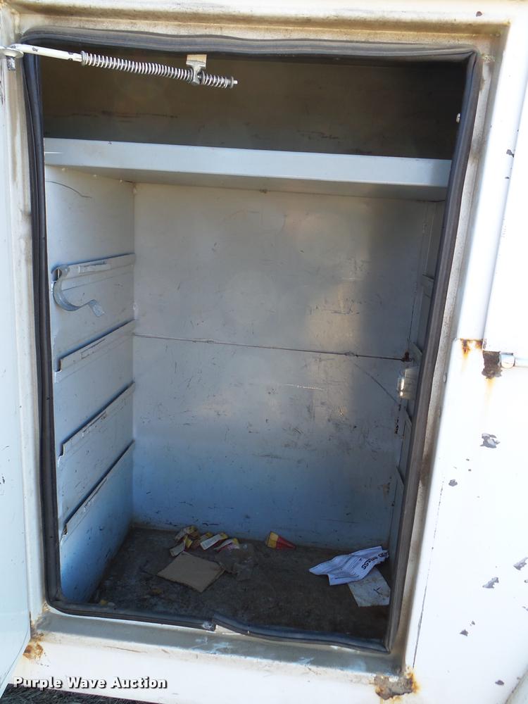 image for item DB2321 2001 International 4900 bucket truck material handler