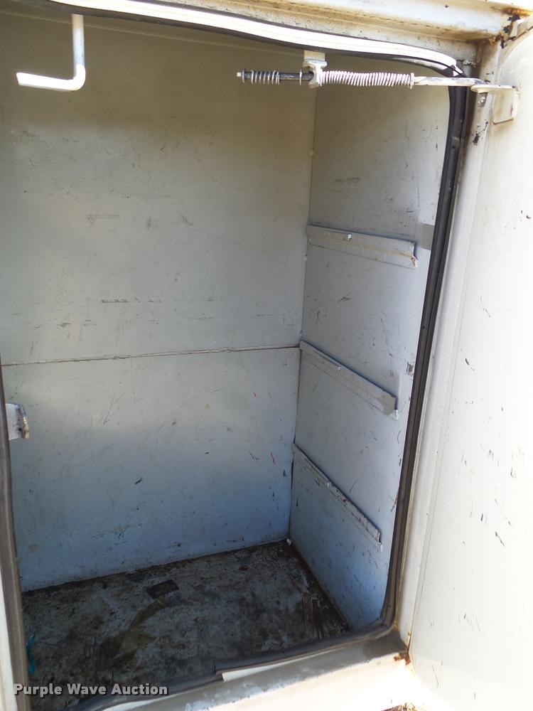 image for item DB2321 2001 International 4900 bucket truck material handler