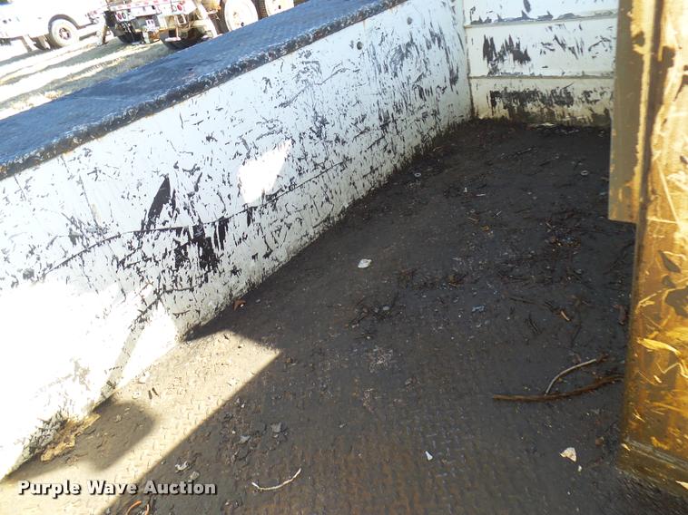 image for item DB2321 2001 International 4900 bucket truck material handler