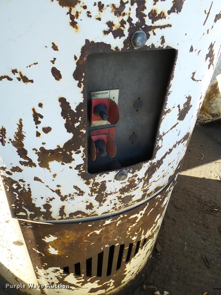 image for item DB2321 2001 International 4900 bucket truck material handler