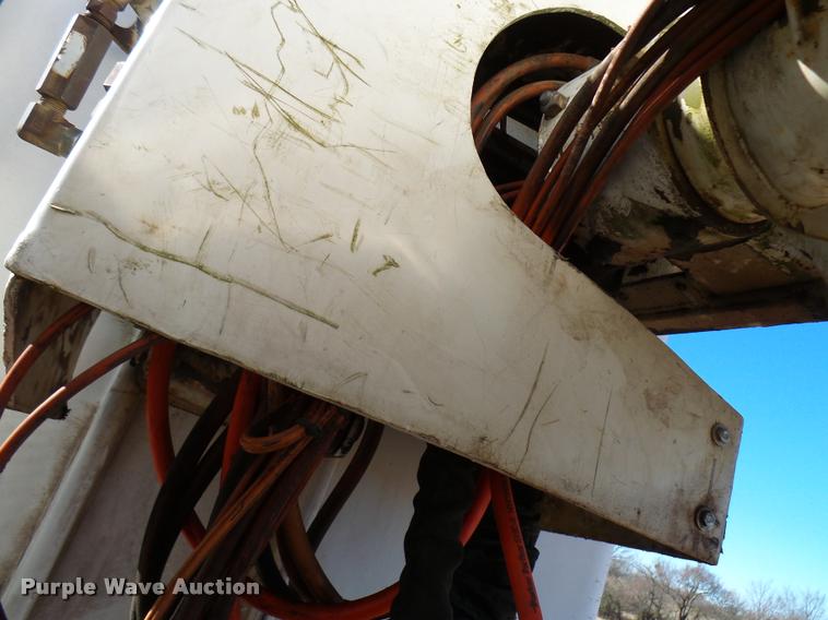 image for item DB2321 2001 International 4900 bucket truck material handler