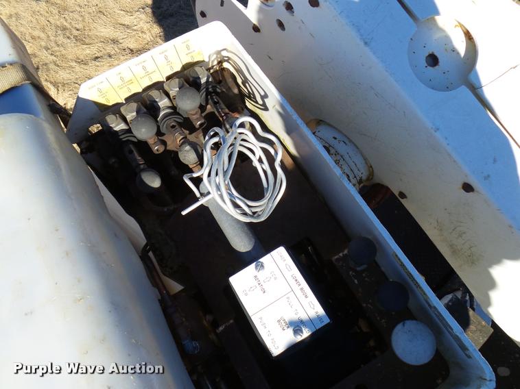 image for item DB2321 2001 International 4900 bucket truck material handler