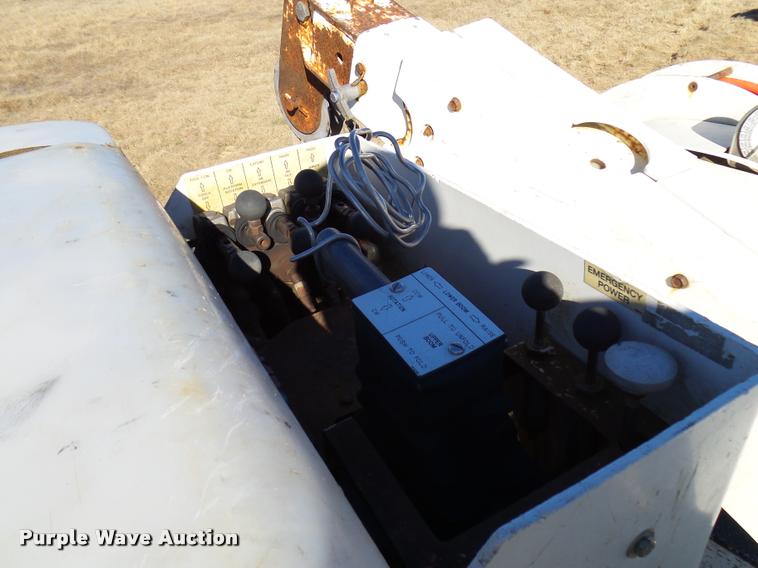 image for item DB2321 2001 International 4900 bucket truck material handler