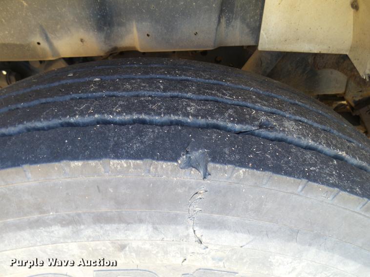 image for item DB2321 2001 International 4900 bucket truck material handler