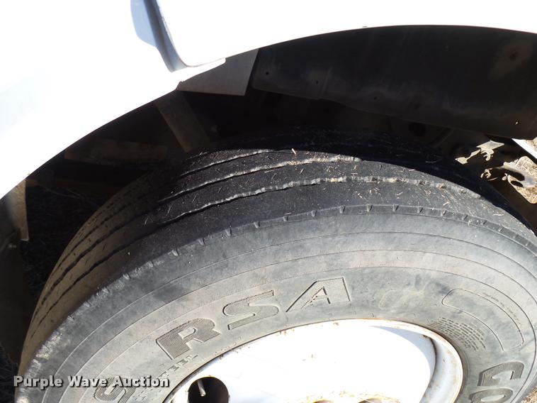 image for item DB2321 2001 International 4900 bucket truck material handler