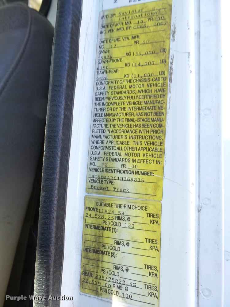 image for item DB2321 2001 International 4900 bucket truck material handler