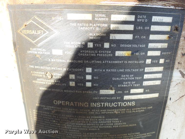 image for item DB2321 2001 International 4900 bucket truck material handler