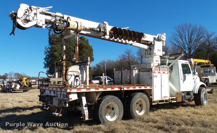 image for item DB2322 1998 International 4900 digger derrick truck