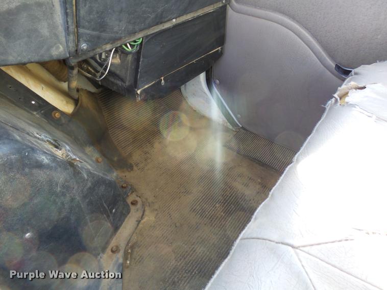 image for item DB2322 1998 International 4900 digger derrick truck