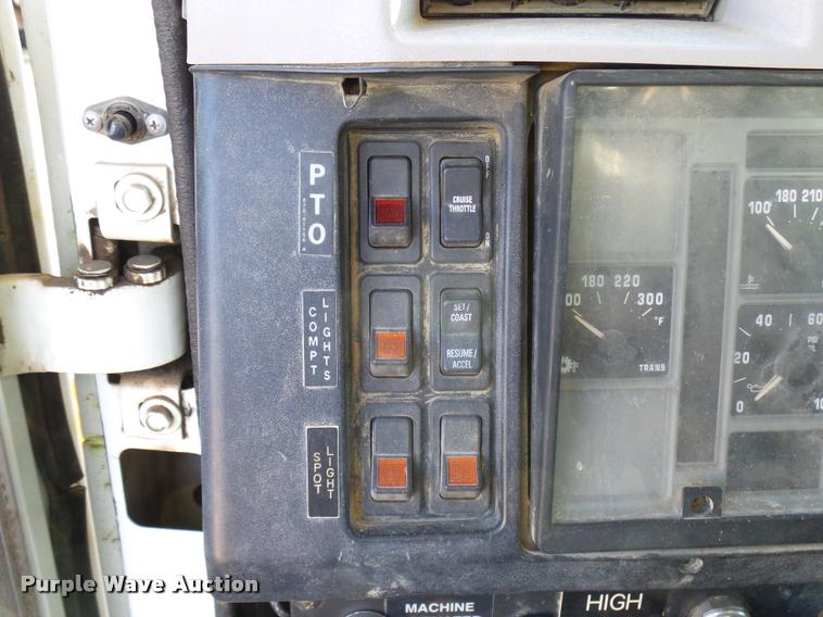 image for item DB2322 1998 International 4900 digger derrick truck