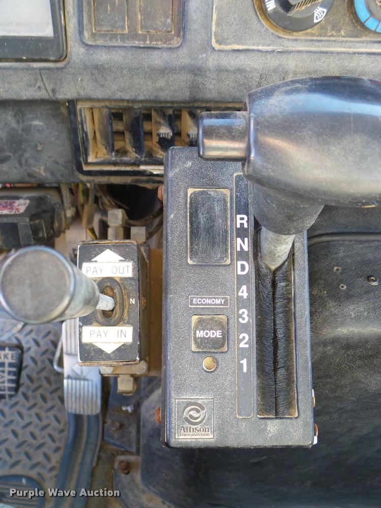 image for item DB2322 1998 International 4900 digger derrick truck