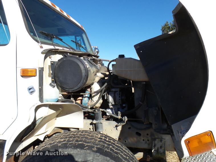 image for item DB2322 1998 International 4900 digger derrick truck