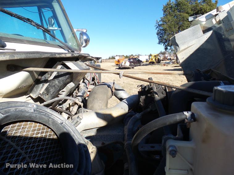 image for item DB2322 1998 International 4900 digger derrick truck