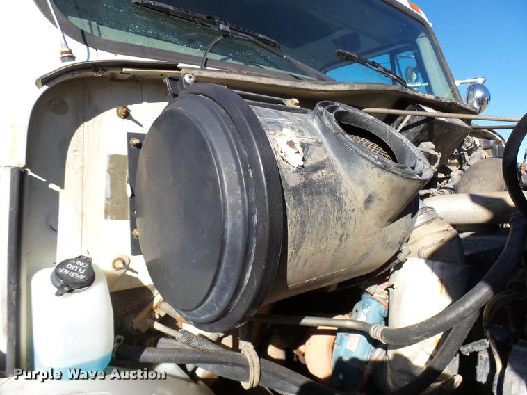 image for item DB2322 1998 International 4900 digger derrick truck