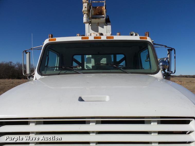 image for item DB2322 1998 International 4900 digger derrick truck