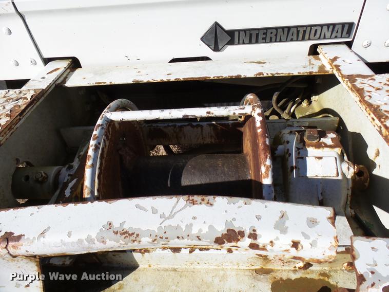 image for item DB2322 1998 International 4900 digger derrick truck