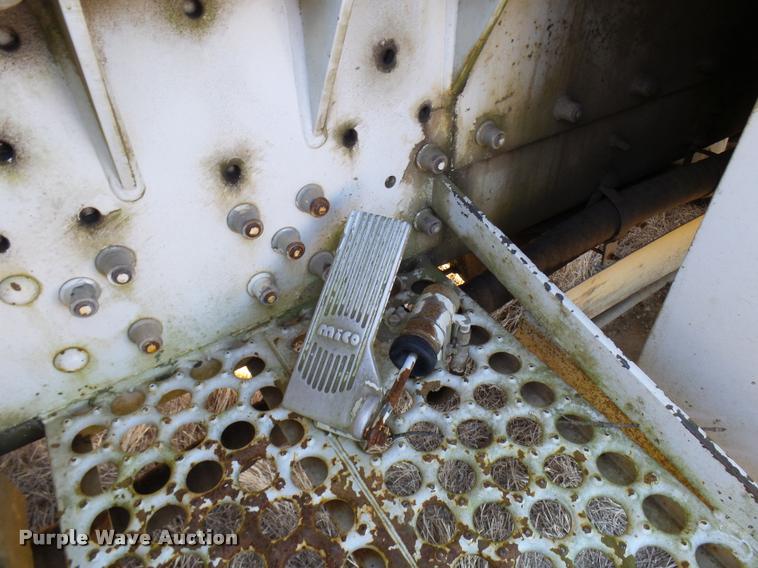 image for item DB2322 1998 International 4900 digger derrick truck