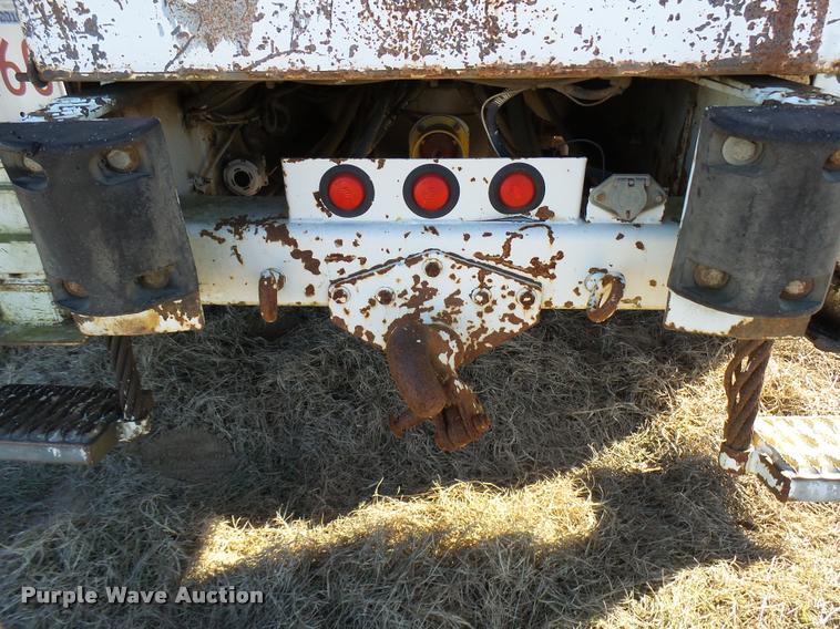 image for item DB2322 1998 International 4900 digger derrick truck