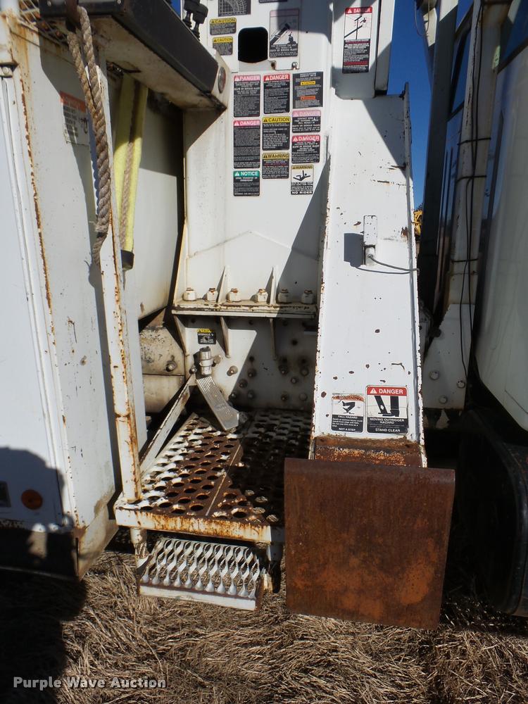 image for item DB2322 1998 International 4900 digger derrick truck