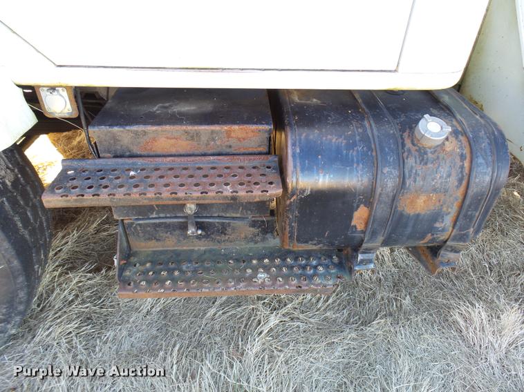 image for item DB2322 1998 International 4900 digger derrick truck