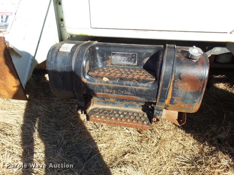 image for item DB2322 1998 International 4900 digger derrick truck