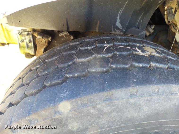 image for item DB2322 1998 International 4900 digger derrick truck