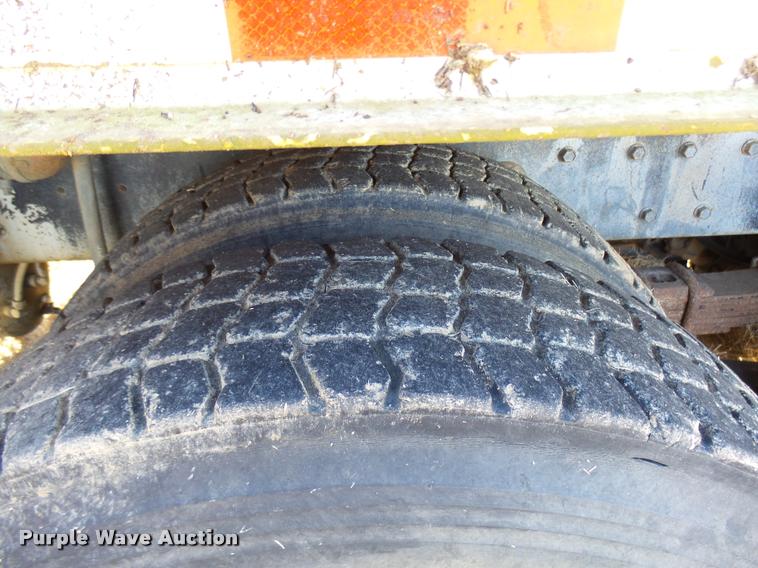 image for item DB2322 1998 International 4900 digger derrick truck