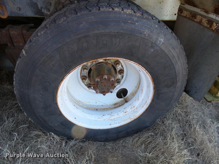 image for item DB2322 1998 International 4900 digger derrick truck