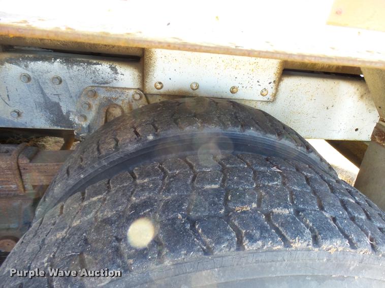 image for item DB2322 1998 International 4900 digger derrick truck