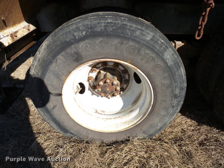 image for item DB2322 1998 International 4900 digger derrick truck