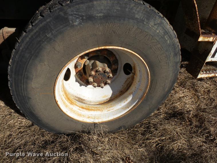 image for item DB2322 1998 International 4900 digger derrick truck