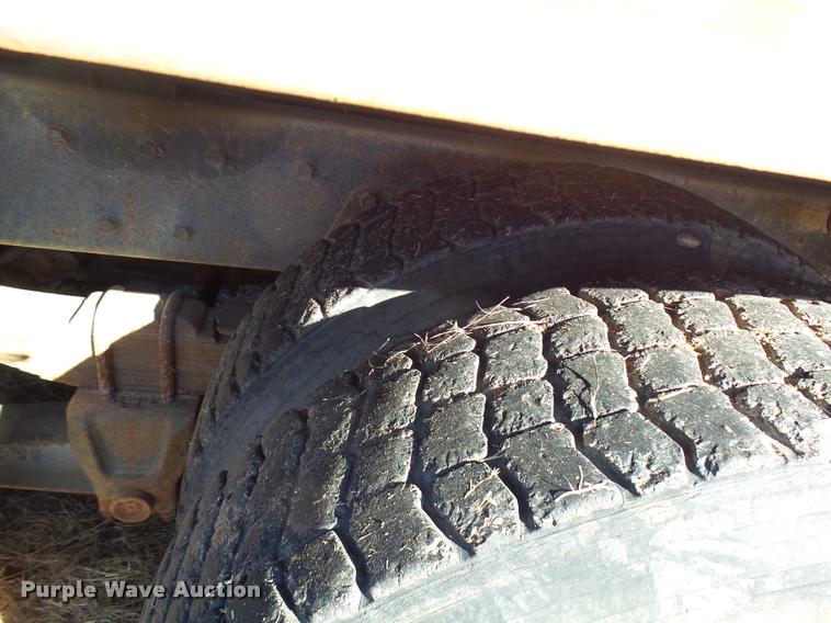 image for item DB2322 1998 International 4900 digger derrick truck