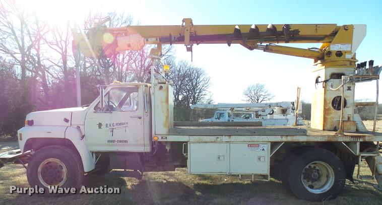 image for item DB2323 1986 Ford F800 digger derrick truck
