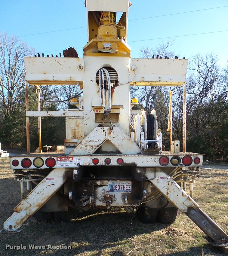 image for item DB2323 1986 Ford F800 digger derrick truck