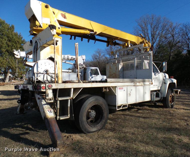 image for item DB2323 1986 Ford F800 digger derrick truck