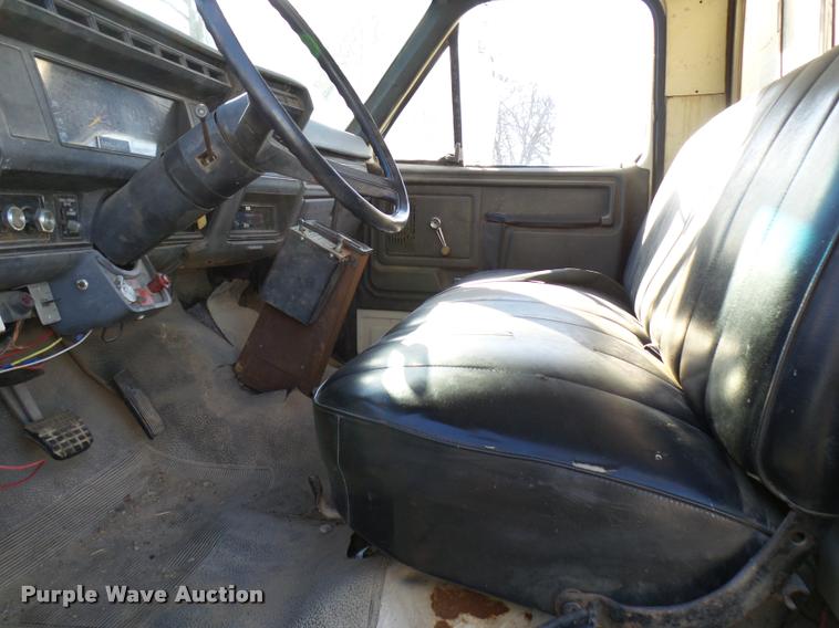 image for item DB2323 1986 Ford F800 digger derrick truck