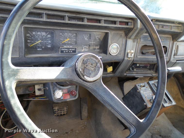 image for item DB2323 1986 Ford F800 digger derrick truck