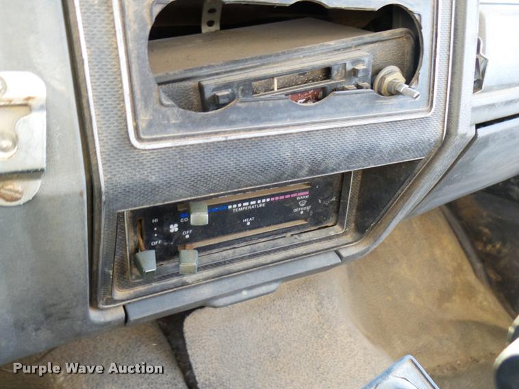 image for item DB2323 1986 Ford F800 digger derrick truck