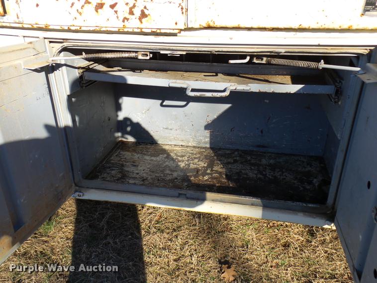 image for item DB2323 1986 Ford F800 digger derrick truck