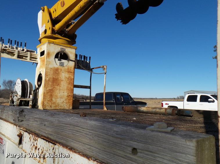 image for item DB2323 1986 Ford F800 digger derrick truck