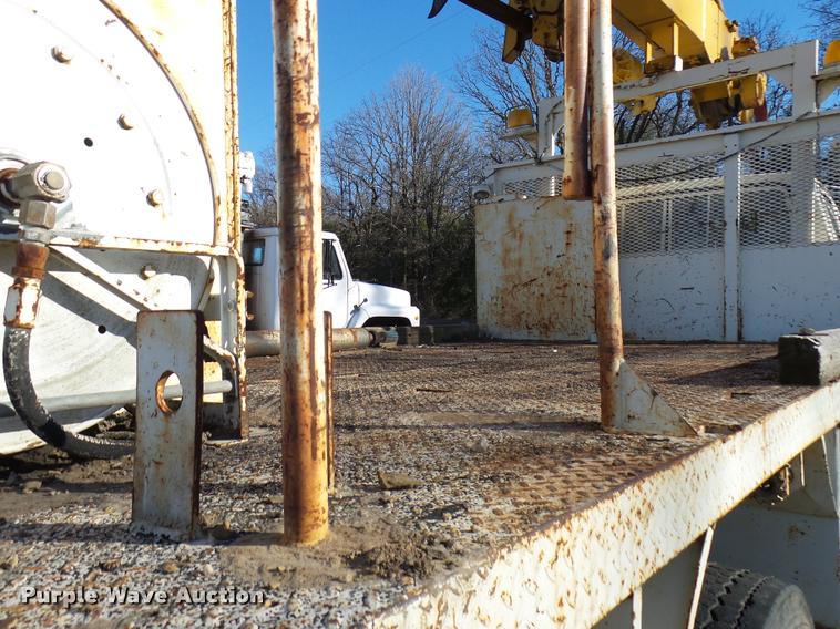 image for item DB2323 1986 Ford F800 digger derrick truck