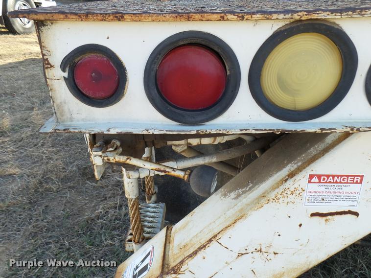 image for item DB2323 1986 Ford F800 digger derrick truck