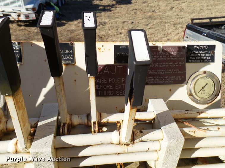 image for item DB2323 1986 Ford F800 digger derrick truck