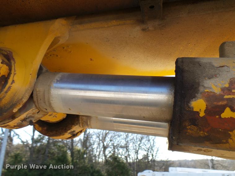 image for item DB2323 1986 Ford F800 digger derrick truck