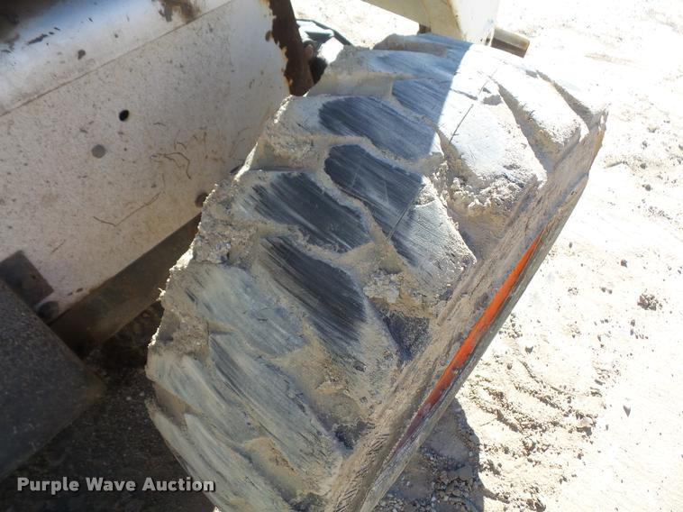 image for item DB2932 1995 Bobcat 763 skid steer